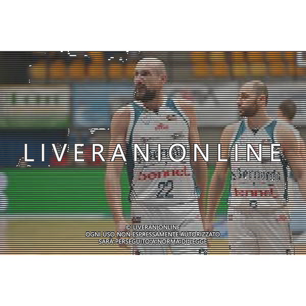 ¬© TVRG Marco Cusin (Cantu\') e sulla DX Luigi Sergio (Cantu\') San Bernardo-Cinelandia Park Cantu\' vs Urania Milano 12a giornata - Campionato Serie A2 girone verde Desio (MB) 21-12-2021 PalaBancoDesio foto Roberto Garavaglia/ag. Aldo Liverani sas/AGENZIA ALDO LIVERANI SAS