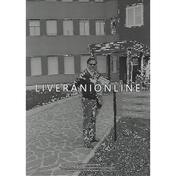 RETROSPETTIVA TEO TEOCOLI ATTORE NELLA FOTO TEO TEOCOLI ARRIVA ALL\'OSPEDALE SAN RAFFAELE A MILANO PER LA NASCITA DELLA FIGLIA NELL\'ANNO 1989  AG ALDO LIVERANI SAS   