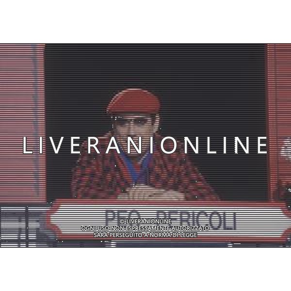 RETROSPETTIVA TEO TEOCOLI ATTORE NELLA FOTO TEO TEOCOLI IMITAZIONE DI PEO PERICOLI NELLA TRASMISSIONE TELEVISIVA“IL GIOCO DEI NOVE“NELL\'ANNO 1993 AG ALDO LIVERANI SAS  
