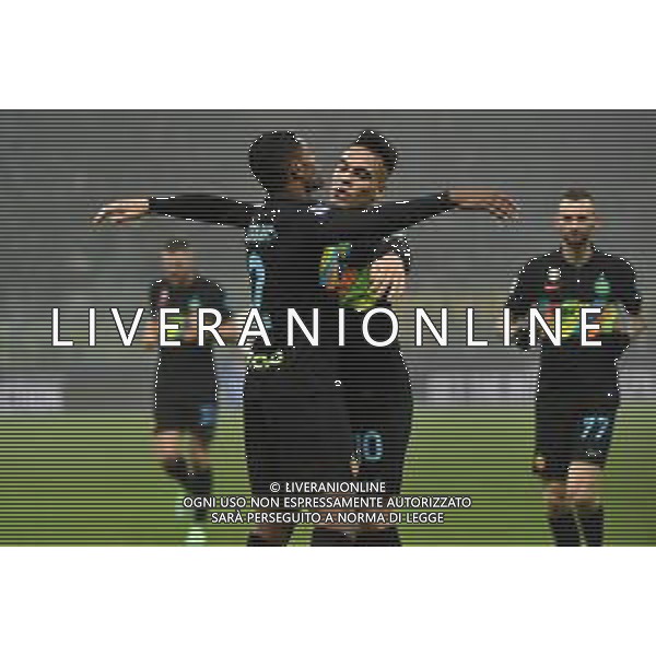 esultanza Inter dopo il gol dell\'1 a 0 Denzel Dumfries con lautaro martinez Inter vs Torino Campionato Serie A TIM - 19a giornata Milano 22-12-2021 Stadio Giuseppe Meazza - San Siro foto Roberto Garavaglia/ag. Aldo Liverani sas /AGENZIA ALDO LIVERANI SAS