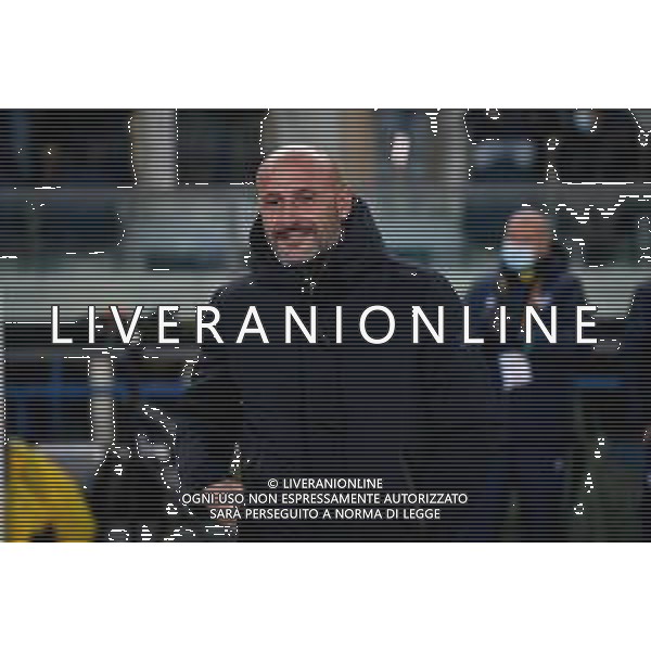 GriffoniE/LMedia - Hellas Verona FC vs ACF Fiorentina - italian soccer Serie A match 2021/2022 22 December 2021 - Marcantonio Bentegodi stadium, Verona, Italy Photo showing: Fiorentina\'s Heas Coach Vincenzo Italiano @GriffoniE/LMedia/AGENZIA ALDO LIVERANI SAS