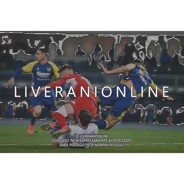 GriffoniE/LMedia - Hellas Verona FC vs ACF Fiorentina - italian soccer Serie A match 2021/2022 22 December 2021 - Marcantonio Bentegodi stadium, Verona, Italy Photo showing: Fiorentina\'s Pietro Terracciano saves a goal from Verona\'s Davide Faraoni hindered by Fiorentina\'s Aleksa Terzic @GriffoniE/LMedia/AGENZIA ALDO LIVERANI SAS