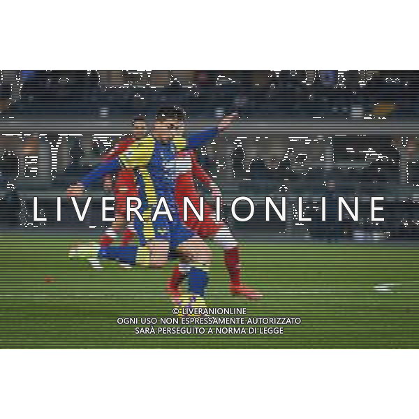 GriffoniE/LMedia - Hellas Verona FC vs ACF Fiorentina - italian soccer Serie A match 2021/2022 22 December 2021 - Marcantonio Bentegodi stadium, Verona, Italy Photo showing: Verona\'s Giovanni Simeoni kicks @GriffoniE/LMedia/AGENZIA ALDO LIVERANI SAS