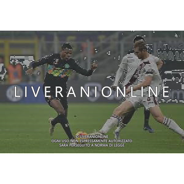 Denzel Dumfries (Inter) e Tommaso Pobega (Torino) Inter vs Torino Campionato Serie A TIM - 19a giornata Milano 22-12-2021 Stadio Giuseppe Meazza - San Siro foto Roberto Garavaglia/ag. Aldo Liverani sas /AGENZIA ALDO LIVERANI SAS