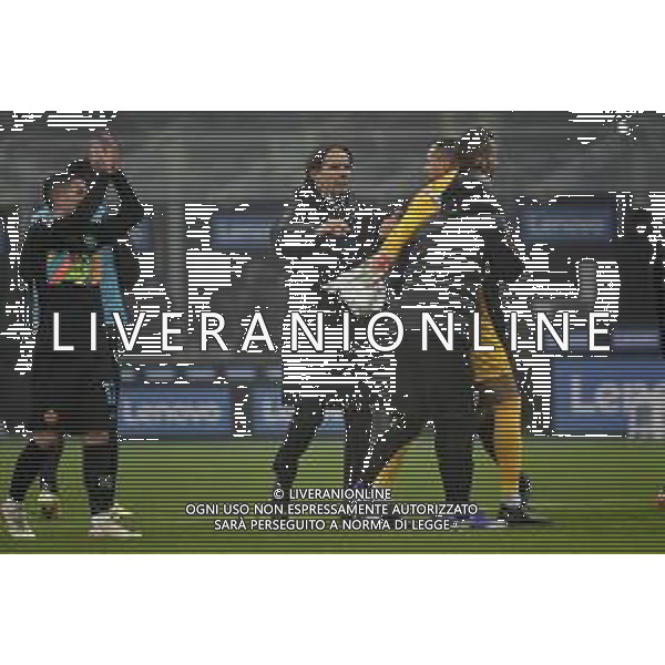Simone Inzaghi allenatore Inter esulta con i suoi giocatori a fine gara Inter vs Torino Campionato Serie A TIM - 19a giornata Milano 22-12-2021 Stadio Giuseppe Meazza - San Siro foto Roberto Garavaglia/ag. Aldo Liverani sas /AGENZIA ALDO LIVERANI SAS