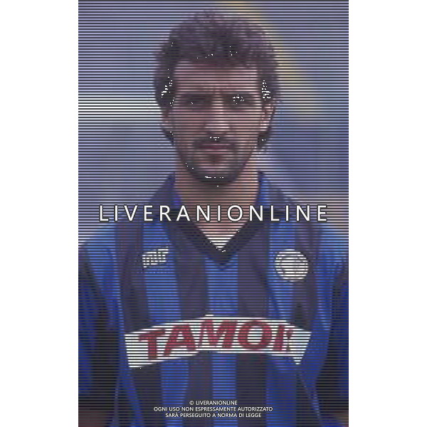 RETROSPETTIVA ROBERTO BORDIN CALCIATORE NELLA FOTO ROBERTO BORDIN CON LA MAGLIA DELL\'ATALANTA CALCIO NELL\'ANNO 1989-1990 AG ALDO LIVERANI SAS