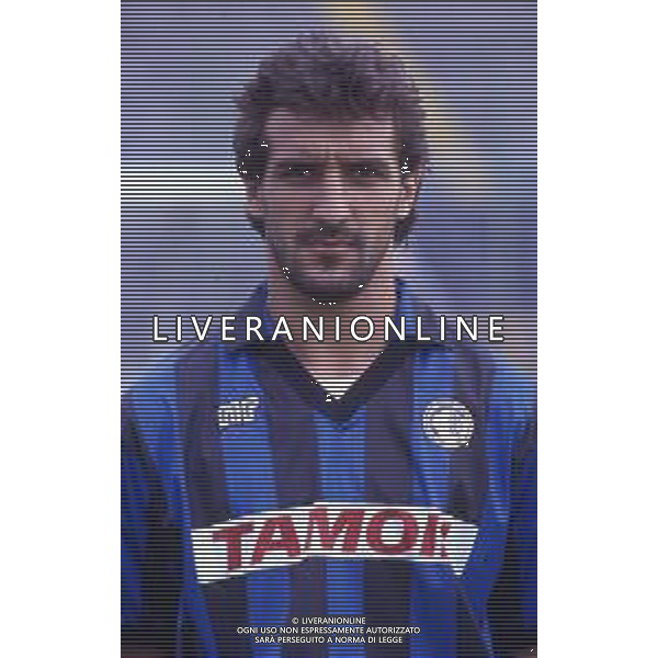 RETROSPETTIVA ROBERTO BORDIN CALCIATORE NELLA FOTO ROBERTO BORDIN CON LA MAGLIA DELL\'ATALANTA CALCIO NELL\'ANNO 1989-1990 AG ALDO LIVERANI SAS
