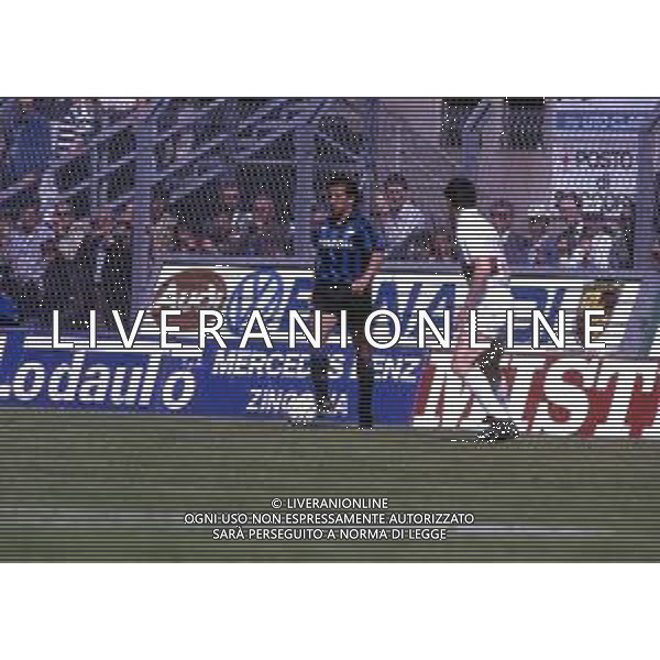 RETROSPETTIVA ROBERTO BORDIN CALCIATORE NELLA FOTO ROBERTO BORDIN CON LA MAGLIA DELL\'ATALANTA CALCIO NELL\'ANNO 1990-1991 AG ALDO LIVERANI SAS