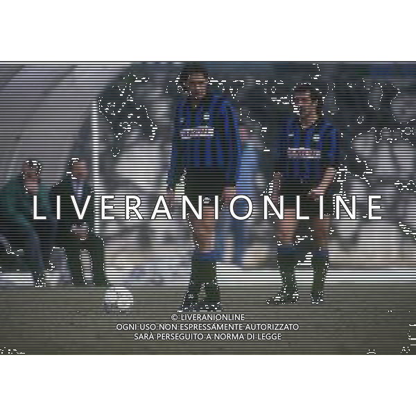 RETROSPETTIVA ROBERTO BORDIN CALCIATORE NELLA FOTO ROBERTO BORDIN CON LA MAGLIA DELL\'ATALANTA CALCIO NELL\'ANNO 1990-1991 CON EVAIR AG ALDO LIVERANI SAS