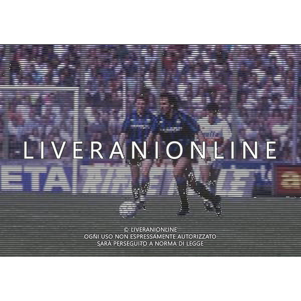 RETROSPETTIVA ROBERTO BORDIN CALCIATORE NELLA FOTO ROBERTO BORDIN CON LA MAGLIA DELL\'ATALANTA CALCIO NELL\'ANNO 1990-1991 AG ALDO LIVERANI SAS