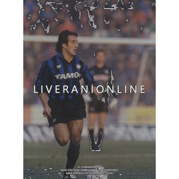 RETROSPETTIVA ROBERTO BORDIN CALCIATORE NELLA FOTO ROBERTO BORDIN CON LA MAGLIA DELL\'ATALANTA CALCIO NELL\'ANNO 1990-1991 AG ALDO LIVERANI SAS