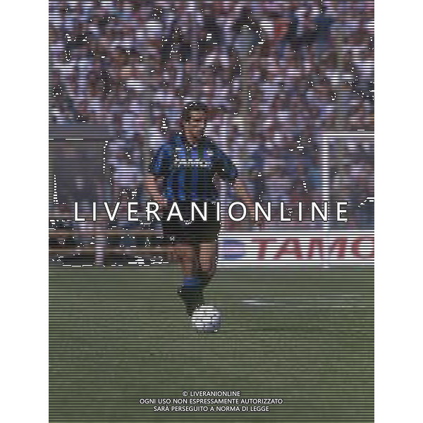 RETROSPETTIVA ROBERTO BORDIN CALCIATORE NELLA FOTO ROBERTO BORDIN CON LA MAGLIA DELL\'ATALANTA CALCIO NELL\'ANNO 1990-1991 AG ALDO LIVERANI SAS