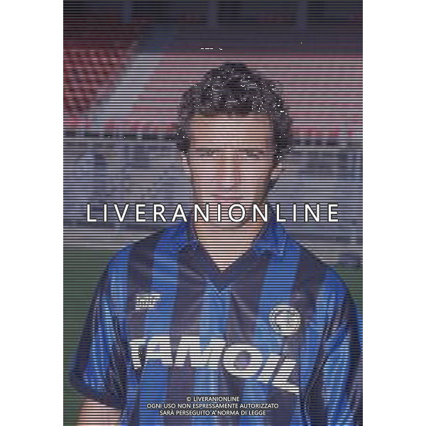 RETROSPETTIVA ROBERTO BORDIN CALCIATORE NELLA FOTO ROBERTO BORDIN CON LA MAGLIA DELL\'ATALANTA CALCIO NELL\'ANNO 1990-1991 AG ALDO LIVERANI SAS