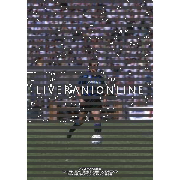 RETROSPETTIVA ROBERTO BORDIN CALCIATORE NELLA FOTO ROBERTO BORDIN CON LA MAGLIA DELL\'ATALANTA CALCIO NELL\'ANNO 1990-1991 AG ALDO LIVERANI SAS
