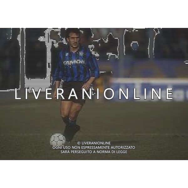 RETROSPETTIVA ROBERTO BORDIN CALCIATORE NELLA FOTO ROBERTO BORDIN CON LA MAGLIA DELL\'ATALANTA CALCIO NELL\'ANNO 1991-1992 AG ALDO LIVERANI SAS