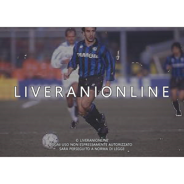 RETROSPETTIVA ROBERTO BORDIN CALCIATORE NELLA FOTO ROBERTO BORDIN CON LA MAGLIA DELL\'ATALANTA CALCIO NELL\'ANNO 1991-1992 AG ALDO LIVERANI SAS