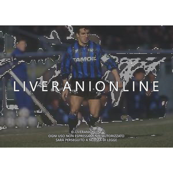 RETROSPETTIVA ROBERTO BORDIN CALCIATORE NELLA FOTO ROBERTO BORDIN CON LA MAGLIA DELL\'ATALANTA CALCIO NELL\'ANNO 1991-1992 AG ALDO LIVERANI SAS