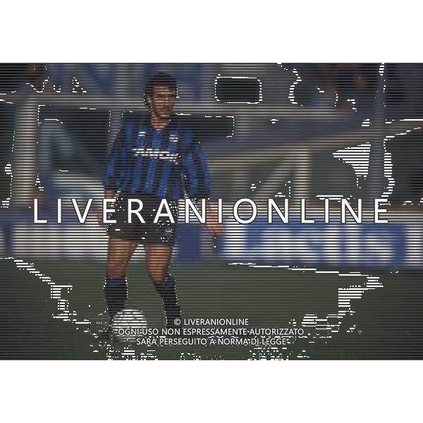 RETROSPETTIVA ROBERTO BORDIN CALCIATORE NELLA FOTO ROBERTO BORDIN CON LA MAGLIA DELL\'ATALANTA CALCIO NELL\'ANNO 1991-1992 AG ALDO LIVERANI SAS