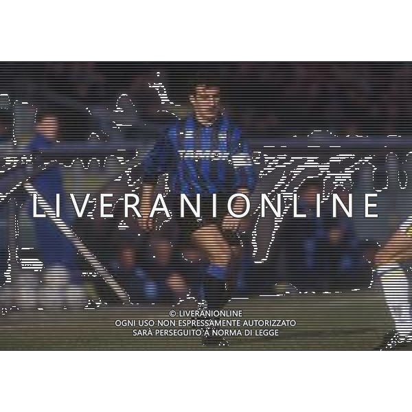 RETROSPETTIVA ROBERTO BORDIN CALCIATORE NELLA FOTO ROBERTO BORDIN CON LA MAGLIA DELL\'ATALANTA CALCIO NELL\'ANNO 1991-1992 AG ALDO LIVERANI SAS