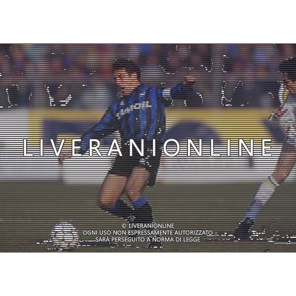 RETROSPETTIVA ROBERTO BORDIN CALCIATORE NELLA FOTO ROBERTO BORDIN CON LA MAGLIA DELL\'ATALANTA CALCIO NELL\'ANNO 1991-1992 AG ALDO LIVERANI SAS