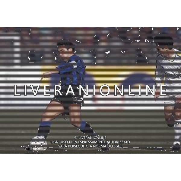 RETROSPETTIVA ROBERTO BORDIN CALCIATORE NELLA FOTO ROBERTO BORDIN CON LA MAGLIA DELL\'ATALANTA CALCIO NELL\'ANNO 1991-1992 AG ALDO LIVERANI SAS