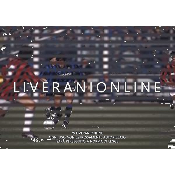 RETROSPETTIVA ROBERTO BORDIN CALCIATORE NELLA FOTO ROBERTO BORDIN CON LA MAGLIA DELL\'ATALANTA CALCIO NELL\'ANNO 1992-1993 AG ALDO LIVERANI SAS