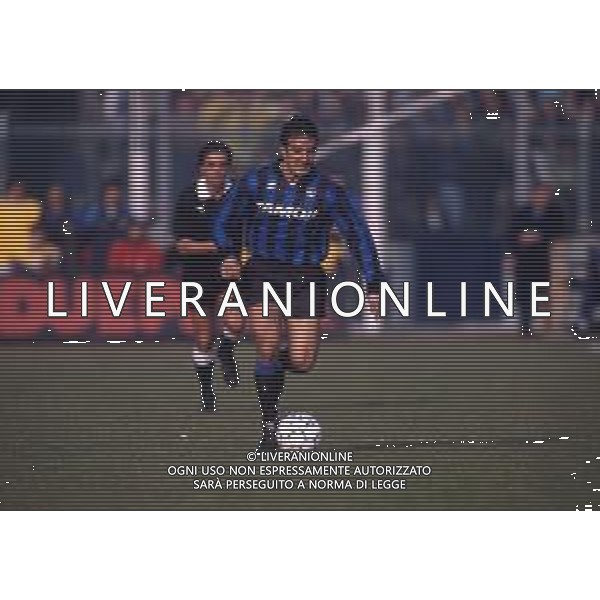 RETROSPETTIVA ROBERTO BORDIN CALCIATORE NELLA FOTO ROBERTO BORDIN CON LA MAGLIA DELL\'ATALANTA CALCIO NELL\'ANNO 1992-1993 AG ALDO LIVERANI SAS