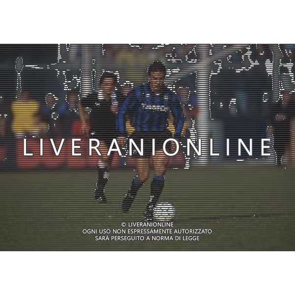 RETROSPETTIVA ROBERTO BORDIN CALCIATORE NELLA FOTO ROBERTO BORDIN CON LA MAGLIA DELL\'ATALANTA CALCIO NELL\'ANNO 1992-1993 AG ALDO LIVERANI SAS