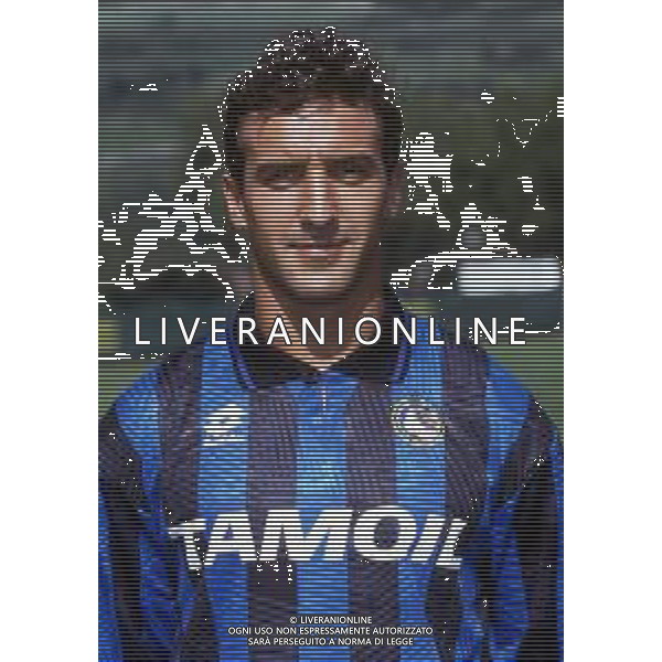RETROSPETTIVA ROBERTO BORDIN CALCIATORE NELLA FOTO ROBERTO BORDIN CON LA MAGLIA DELL\'ATALANTA CALCIO NELL\'ANNO 1992-1993 AG ALDO LIVERANI SAS