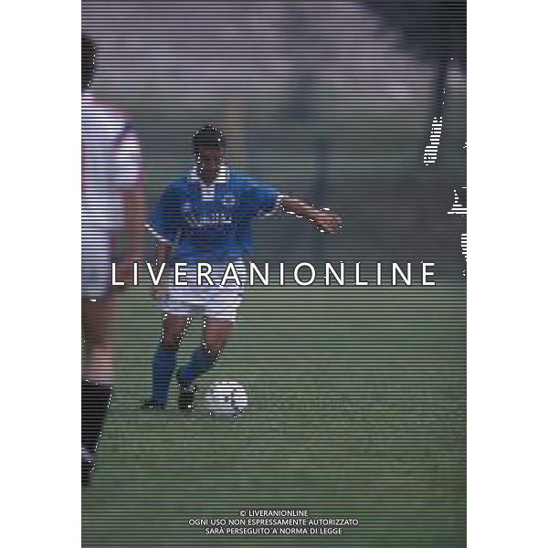 RETROSPETTIVA ROBERTO BORDIN CALCIATORE NELLA FOTO ROBERTO BORDIN CON LA MAGLIA DEL NAPOLI CALCIO NELL\'ANNO 1993 AG ALDO LIVERANI SAS