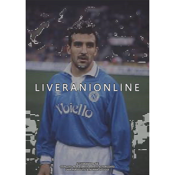 RETROSPETTIVA ROBERTO BORDIN CALCIATORE NELLA FOTO ROBERTO BORDIN CON LA MAGLIA DEL NAPOLI CALCIO NELL\'ANNO 1993 AG ALDO LIVERANI SAS