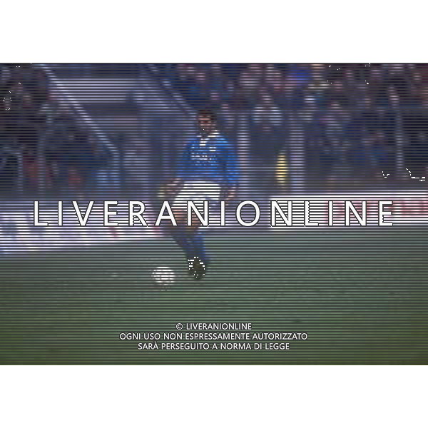 RETROSPETTIVA ROBERTO BORDIN CALCIATORE NELLA FOTO ROBERTO BORDIN CON LA MAGLIA DEL NAPOLI CALCIO NELL\'ANNO 1993 AG ALDO LIVERANI SAS