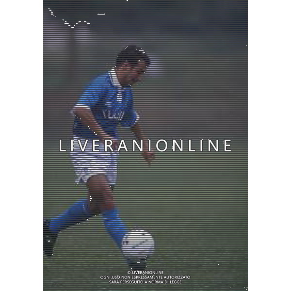 RETROSPETTIVA ROBERTO BORDIN CALCIATORE NELLA FOTO ROBERTO BORDIN CON LA MAGLIA DEL NAPOLI CALCIO NELL\'ANNO 1993 AG ALDO LIVERANI SAS