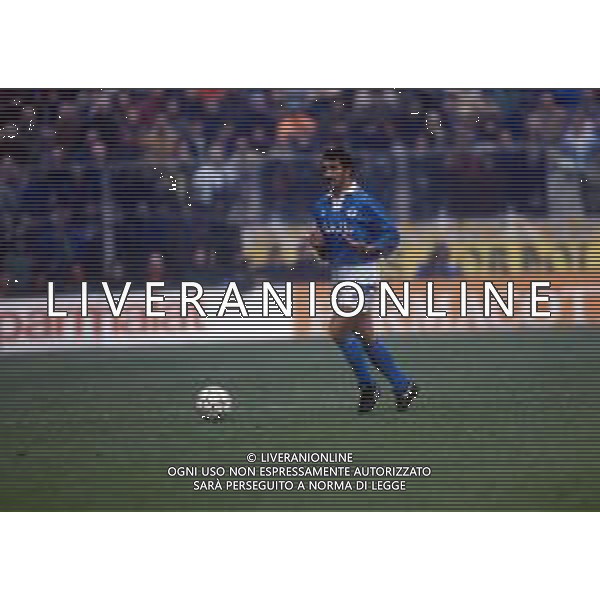 RETROSPETTIVA ROBERTO BORDIN CALCIATORE NELLA FOTO ROBERTO BORDIN CON LA MAGLIA DEL NAPOLI CALCIO NELL\'ANNO 1993 AG ALDO LIVERANI SAS