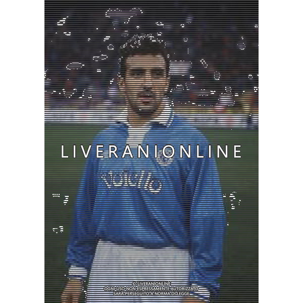 RETROSPETTIVA ROBERTO BORDIN CALCIATORE NELLA FOTO ROBERTO BORDIN CON LA MAGLIA DEL NAPOLI CALCIO NELL\'ANNO 1993 AG ALDO LIVERANI SAS