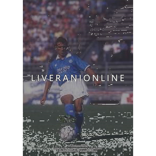 RETROSPETTIVA ROBERTO BORDIN CALCIATORE NELLA FOTO ROBERTO BORDIN CON LA MAGLIA DEL NAPOLI CALCIO NELL\'ANNO 1994-1995 AG ALDO LIVERANI SAS