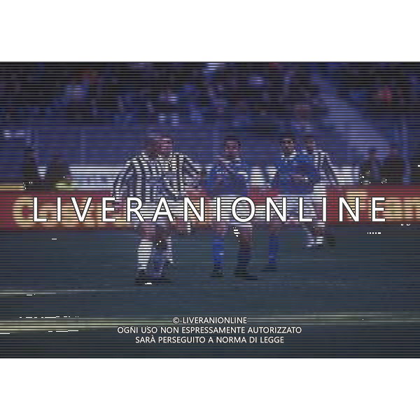 RETROSPETTIVA ROBERTO BORDIN CALCIATORE NELLA FOTO ROBERTO BORDIN CON LA MAGLIA DEL NAPOLI CALCIO NELL\'ANNO 1994-1995 E GIANLUCA VIALLI AG ALDO LIVERANI SAS