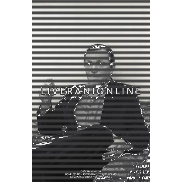 RETROSPETTIVA UMBERTO ORSINI ATTORE NELLA FOTO UMBERTO ORSINI A MILANO TERRAZZA MARTINI NELL\'ANNO 1980 AG ALDO LIVERANI SAS  