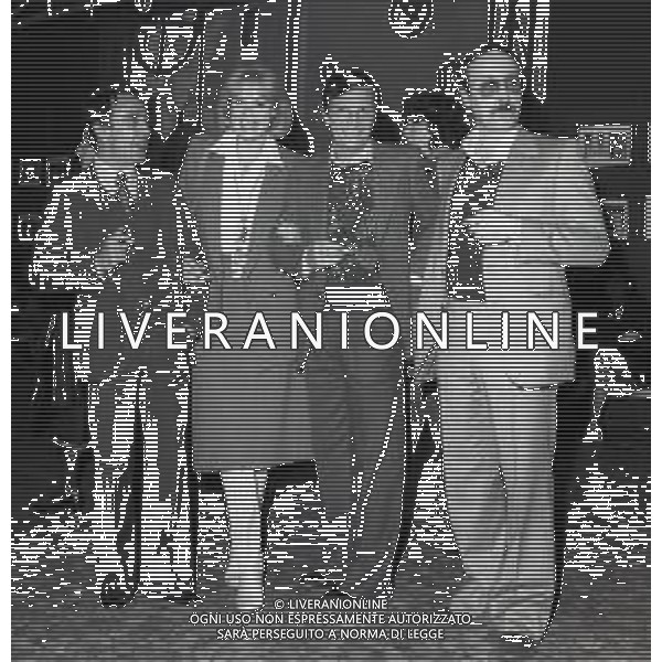 RETROSPETTIVA UMBERTO ORSINI ATTORE NELLA FOTO UMBERTO ORSINI A MILANO NELL\'ANNO 1979 CON ELLEN KESSLER e il regista GianCarlo Sepe  AG ALDO LIVERANI SAS