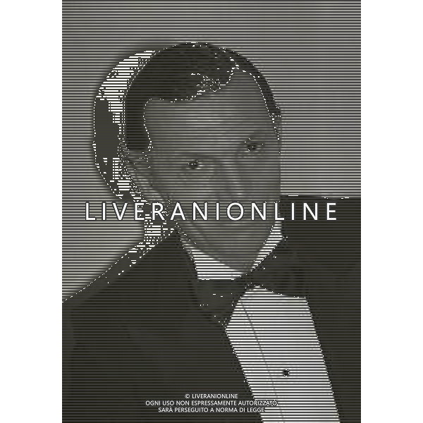 RETROSPETTIVA UMBERTO ORSINI ATTORE NELLA FOTO UMBERTO ORSINI A MILANO NELL\'ANNO 1979 AG ALDO LIVERANI SAS 