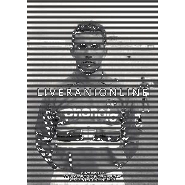 RETROSPETTIVA LUCA PELLEGRINI CALCIATORE NELLA FOTO LUCA PELLEGRINI CON LA MAGLIA DELLA SAMPDORIA CALCIO NELL\'ANNO 1986-1987 AG ALDO LIVERANI SAS