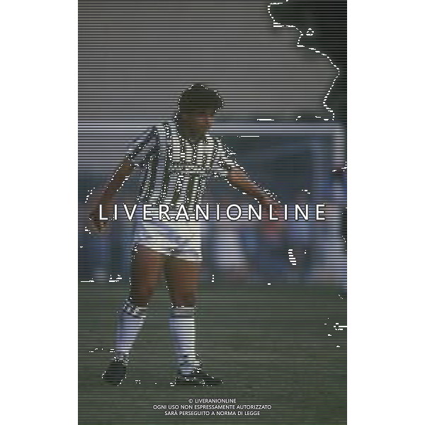 RETROSPETTIVA HUGO MARADONA CALCIATORE NELLA FOTO HUGO MARADONA CON LA MAGLIA DELL\'ASCOLI CALCIO AG ALDO LIVERANI SAS