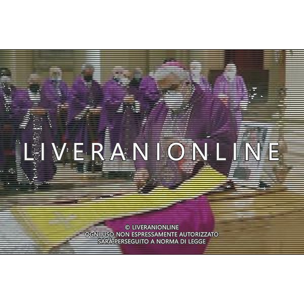 IMOLA 31 12 2021 CHIESA DI SAN CASSIANO FUNERALE DI DON NELLO MARIANI PRESENTI VESCOVO GIOVANNI MOSCIATTI VESCOVO FRANCESCO CAVINA VESCOVO TOMMASO GHIRELLI E SACERDOTI ©SANNA/AGENZIA ALDO LIVERANI SAS