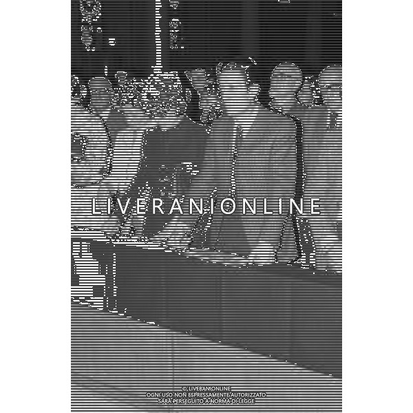 MILANO 03/05/1975 - FUNERALI di SERGIO RAMELLI, aggredito il 13 Aprile da militanti dell\'ultra sinistra che lo colpirono alla testa con chiavii inglesi e sbarre di ferro. NELLA FOTO I GENITORI LA MADRE ANITA E IL PADRE MARIO IN CHIESA ©Archivio Giovanni Liverani/AG. ALDO LIVERANI SAS