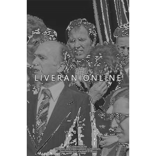 MILANO 03/05/1975 - FUNERALI di SERGIO RAMELLI, aggredito il 13 Aprile da militanti dell\'ultra sinistra che lo colpirono alla testa con chiavii inglesi e sbarre di ferro. NELLA FOTO LA MADRE ANITA CON GIORGIO ALMIRANTE ©Archivio Giovanni Liverani/AG. ALDO LIVERANI SAS