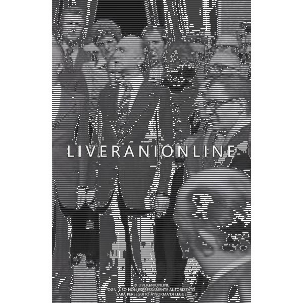 MILANO 03/05/1975 - FUNERALI di SERGIO RAMELLI, aggredito il 13 Aprile da militanti dell\'ultra sinistra che lo colpirono alla testa con chiavii inglesi e sbarre di ferro. NELLA FOTO LA MADRE ANITA CON GIORGIO ALMIRANTE ©Archivio Giovanni Liverani/AG. ALDO LIVERANI SAS