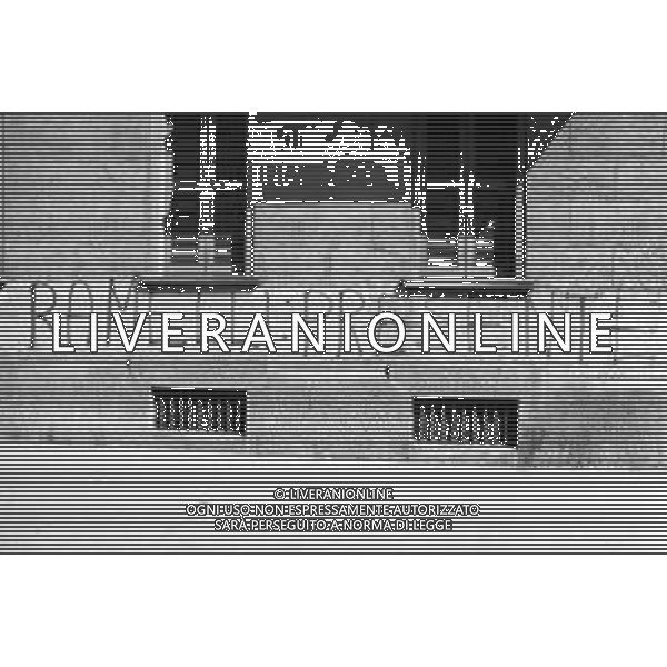 MILANO 03/05/1975 - FUNERALI di SERGIO RAMELLI, aggredito il 13 Aprile da militanti dell\'ultra sinistra che lo colpirono alla testa con chiavii inglesi e sbarre di ferro. NELLA FOTO SCRITTE ALLA FERMATA DEL TRAM, SUI MURI E PER LE VIE DELLA CITTA\' ©Archivio Giovanni Liverani/AG. ALDO LIVERANI SAS