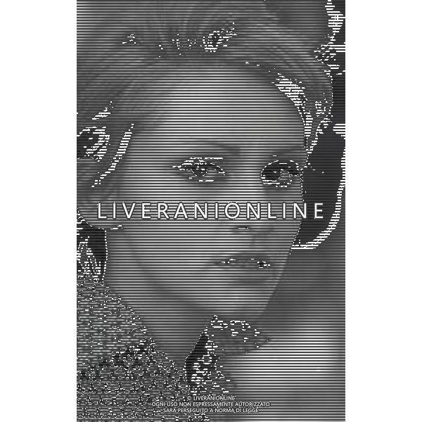 RETROSPETTIVA CARMEN VILLANI CANTANTE NELLA FOTO CARMEN VILLANI A ROMA NELL\'ANNO 1966 AG ALDO LIVERANI SAS 