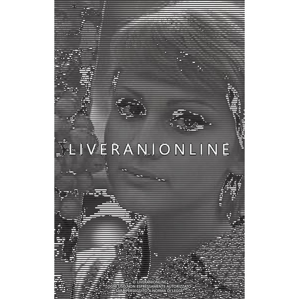 RETROSPETTIVA CARMEN VILLANI CANTANTE NELLA FOTO CARMEN VILLANI A ROMA NELL\'ANNO 1966 AG ALDO LIVERANI SAS 