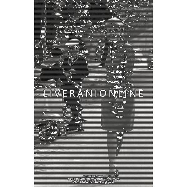 RETROSPETTIVA CARMEN VILLANI CANTANTE NELLA FOTO CARMEN VILLANI A ROMA NELL\'ANNO 1966 AG ALDO LIVERANI SAS 